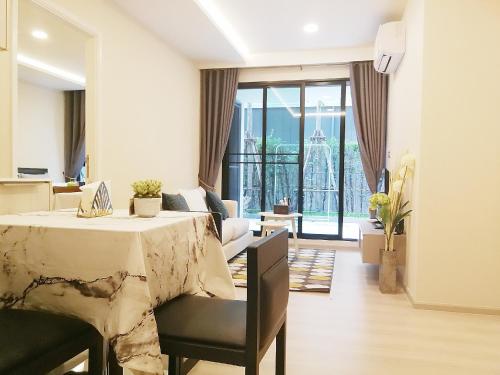 市中心日式小区林中泳池豪华健身房带私家花园2房 市中心日式小区林中泳池豪华健身房带私家花园2房