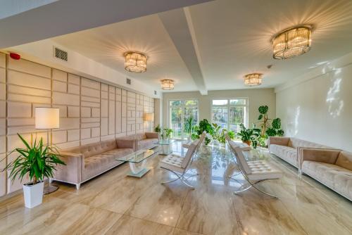 Фойє, Hotel White in Криніца-Морска