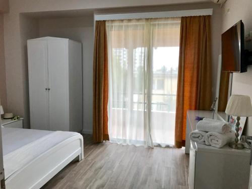 Joy Hotel – Saranda, OR