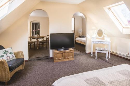 Guest House Karle - Tap to explore photos