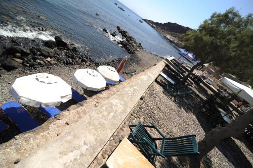 Akrotiri Hotel - image 7