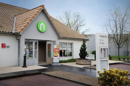 Campanile Lyon Est - Aeroport Saint Exupery