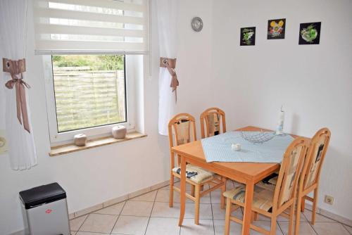 Ferienhaus an der Granitz 3.4km von Zirkow entfernt