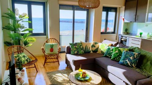  The Shore@GreenCoast - Waterfront Beach House Espinho in Espinho