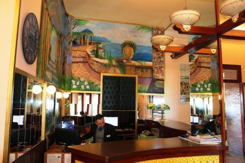 Hotel Mediterranée - main image
