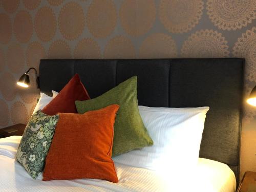 Moortown Lodge B&B - image 2