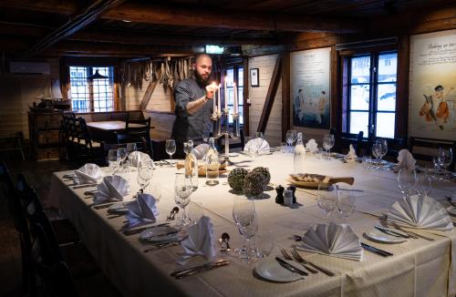 Restaurante, Svinøya Rorbuer in Svolvær