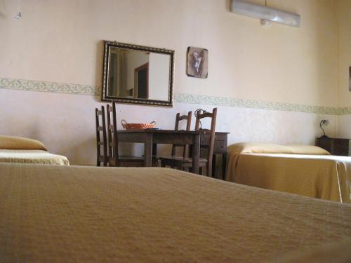 Quadruple Room image 5