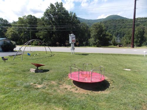 Clarketon Motel - Maggie Valley - 놀이터