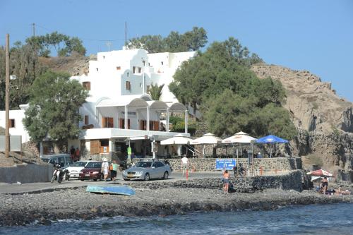 Akrotiri Hotel - image 4