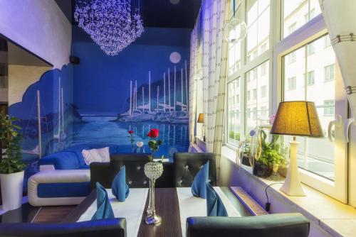 Riverside Hotel 2