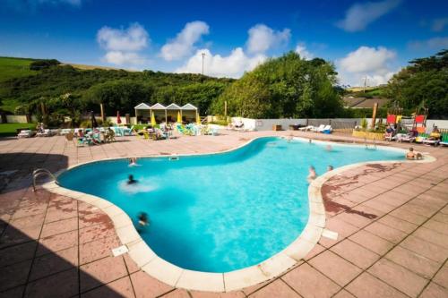 Newquay Bay Porth Caravan - image 2