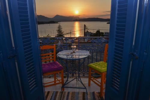  Aquarella · Dreamy view apartment in centre of Poros, Pension in Poros