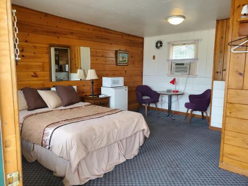 New Athol Motel