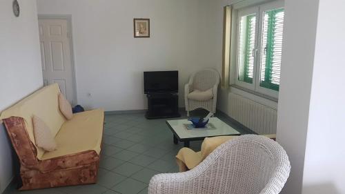 Apartment Sveti Filip i Jakov 16759a - image 13