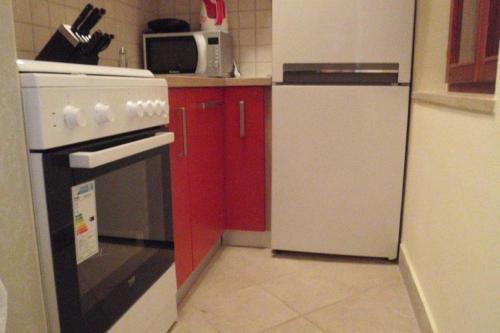  Apartment Maslinica 17064b in Grohote