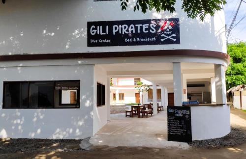 Gili Pirates Dive & BnB