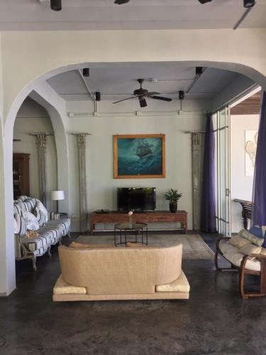 %name The White Pearl 8BR Modern Beachfront Pool Villa ภูเก็ต