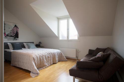 2ndhomes 2BR City Center Penthouse with Balcony and Sauna, Helsinki (photo 9)