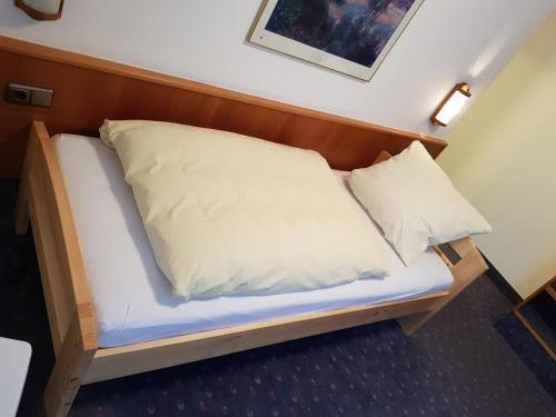 Hotel Gallmersgarten 5.0km von Ohrenbach entfernt