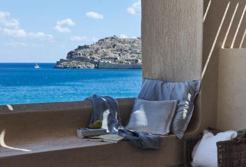 Plaka Sea Front Residence - image 3