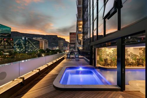 Bar/lounge, The Onyx Apartment Hotel by NEWMARK in Cape Town