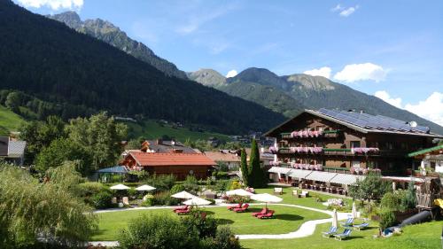 Familien- & Vitalhotel Auenhof - Hôtel - Fulpmes