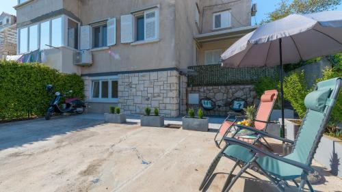 Brand New Studio With Terrace & Parking - Tap to explore photos