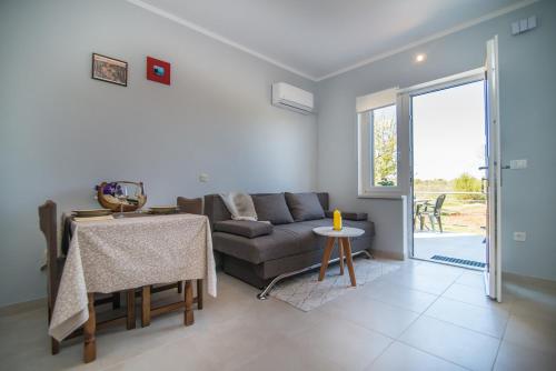 Apartment with Terrace in Filipana - image 2