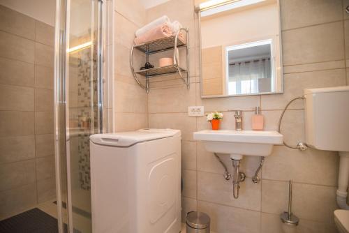 Apartment with Terrace in Filipana - image 10