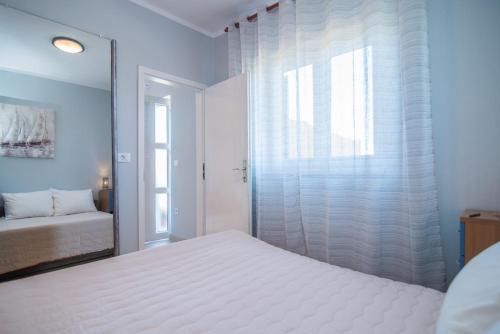 Apartment with Terrace in Filipana - image 4