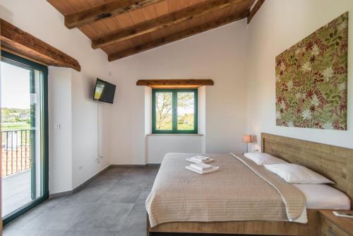 Villa Pomer with a private Swimming pool near the Sea - image 13