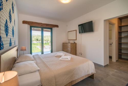 Villa Pomer with a private Swimming pool near the Sea - image 14