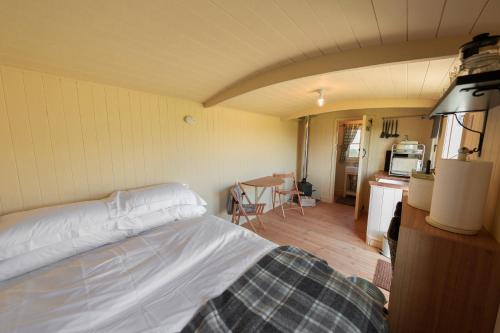 Avon Riverside Glamping