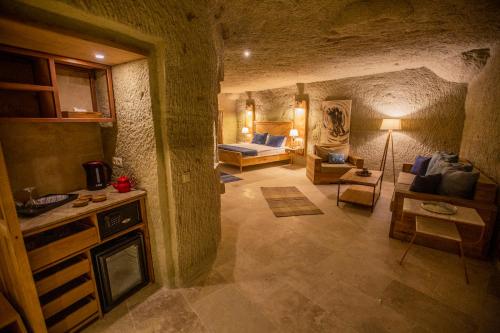 Azure Cave Suites - image 6
