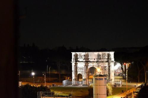 Balcony Colosseum View - image 5