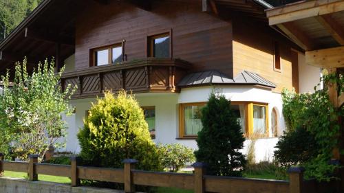  Apartments Weißstein, Pension in Gries im Sellrain