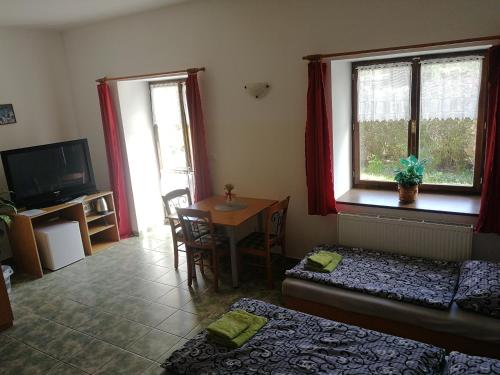 2 twin beds