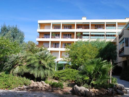 Apartment Boulouris Mimosa by Interhome near McDonald's