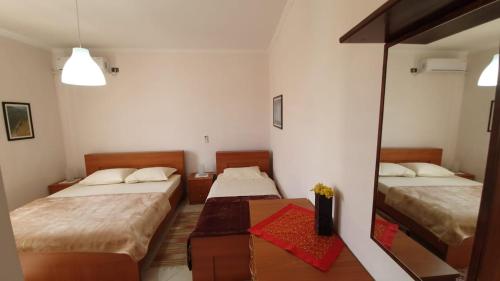 Ilir Guest House 1 - image 7