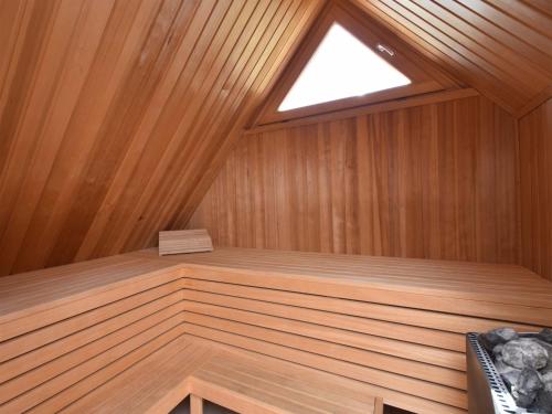 桑拿, Ferienhaus Boddenbrise mit Hiddenseeblick in 諾因基興/前波莫瑞州-呂根島