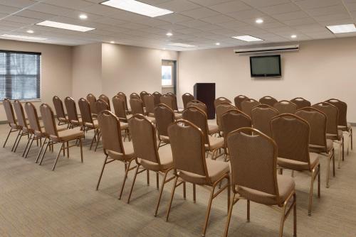 Country Inn & Suites by Radisson Shoreview MN - image 6