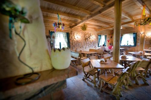 Ресторан, Karczma Biesiadna in Гліноецк