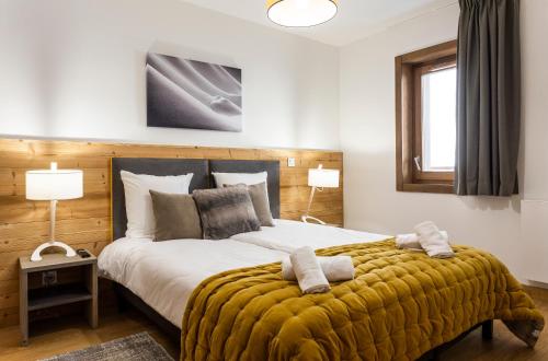 2 bedrooms, 4 beds