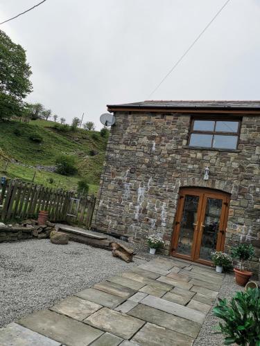 B&B Merthyr Tydfil - Cwm Farm Cwtch - Bed and Breakfast Merthyr Tydfil