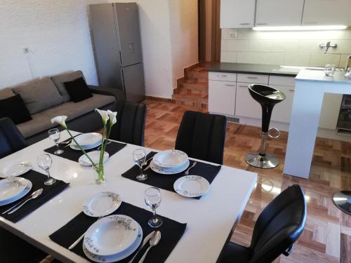 Apartmani Zdenka Savar-Maslina in Savar