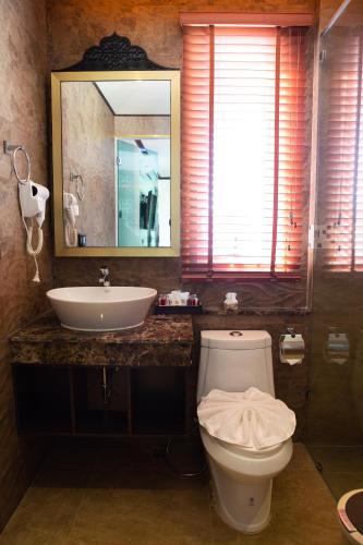 Triple Room with City View image 5