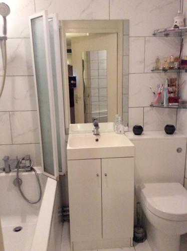 Grove Park Guest Room, , London