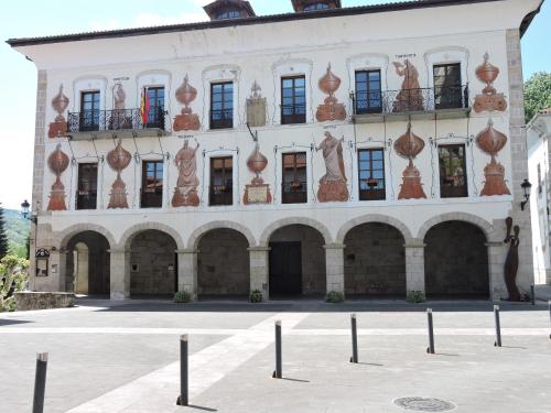 6 Herriko Etxea Plaza