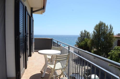  Santanna Beach House - Fondachello-apartments com, Pension in Mascali